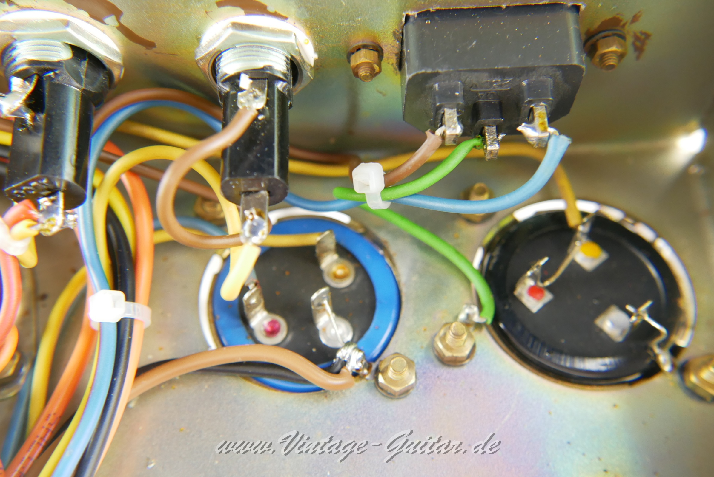 img/vintage/5925/ Marshall_JMP_1987_Master_Model_Mk_II_Lead_GB_black_1980-021.JPG